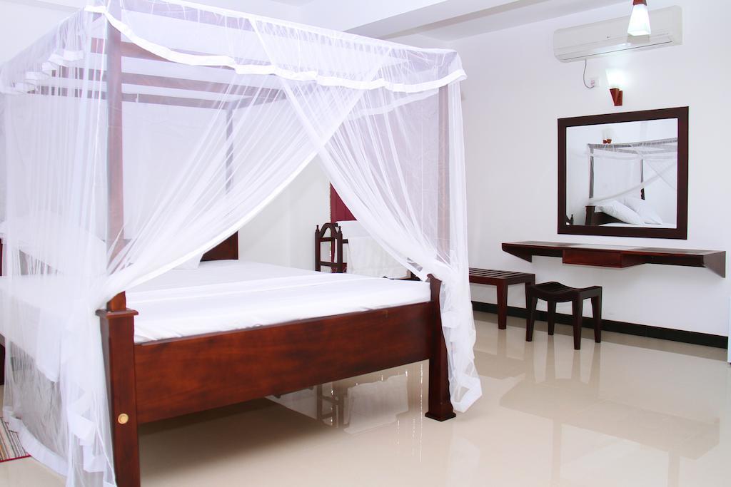 Villa Dineha Hikkaduwa Room photo